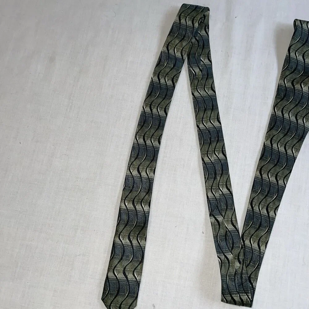 Ziggurat Men’s Dress Tie Size 57” Green 100% Silk Business Formal